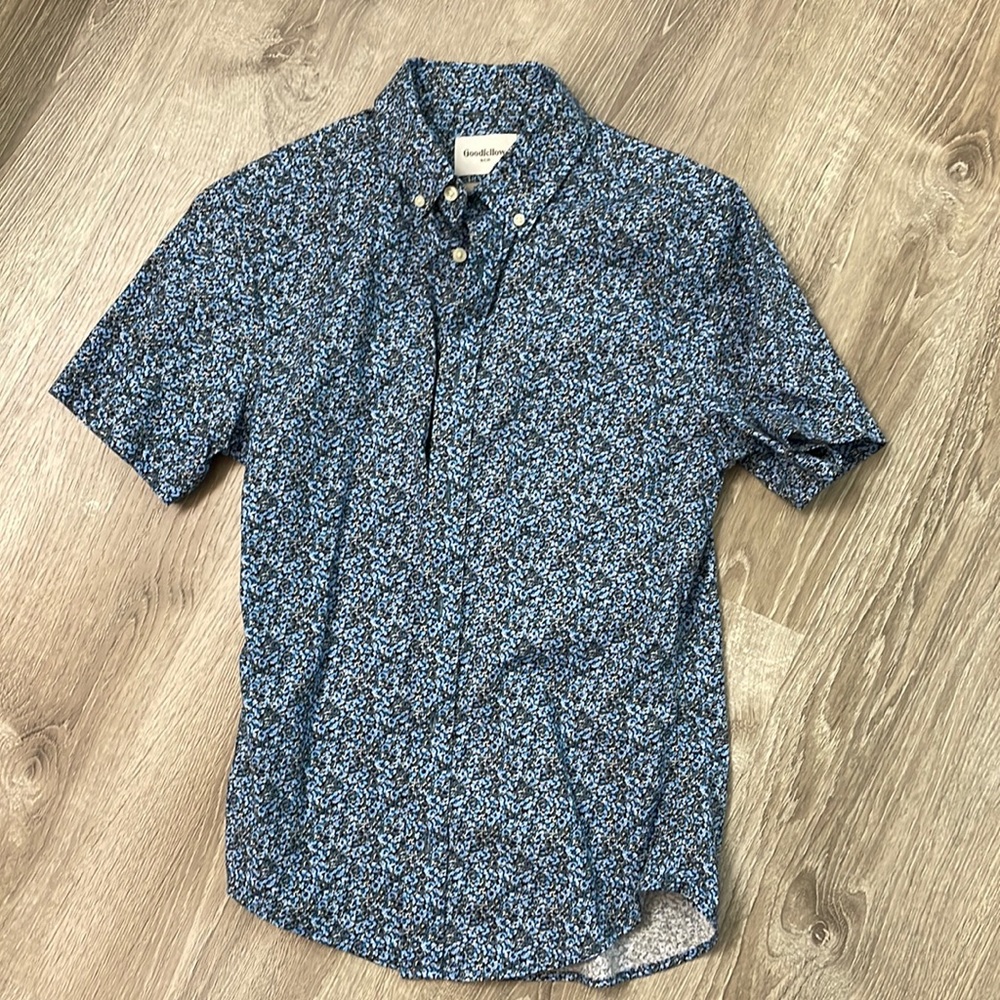 Goodfellow & CO small men’s button up shirt
